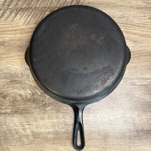 Vintage Griswold No. 9 Cast Iron Skillet 710 Erie PA Cookware Collectible 11" Di